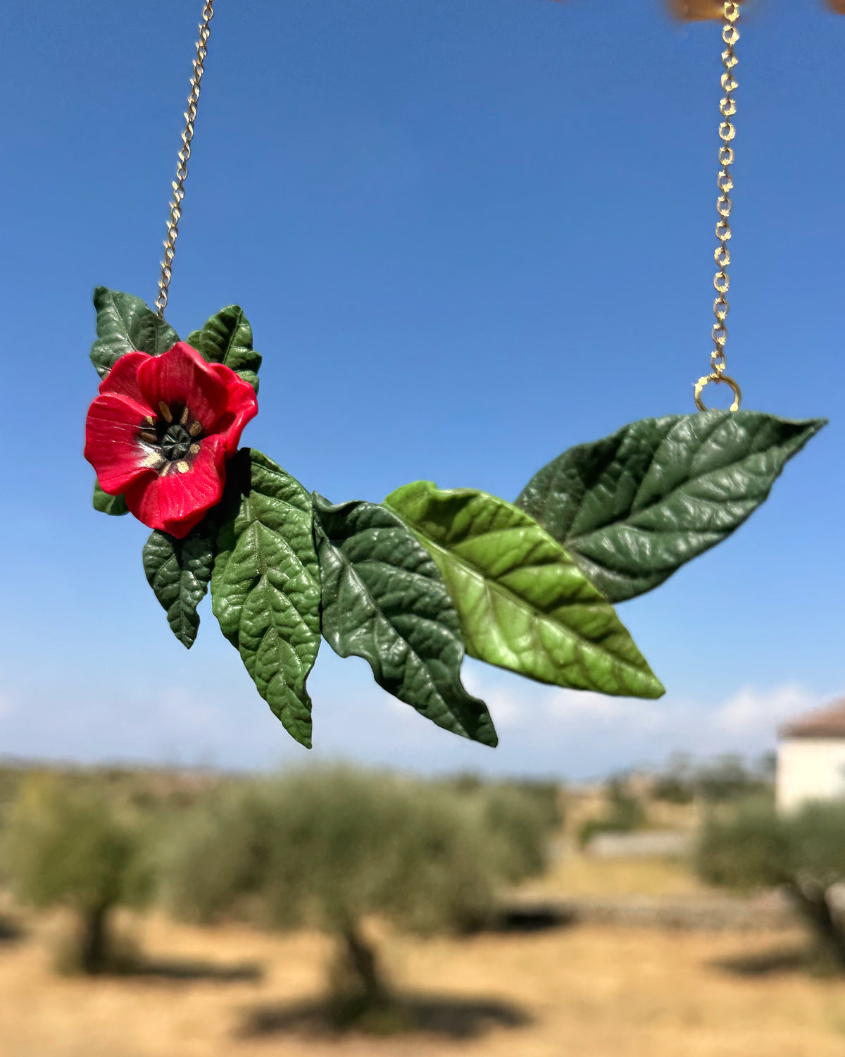 Collar Entre Hojas Amapola