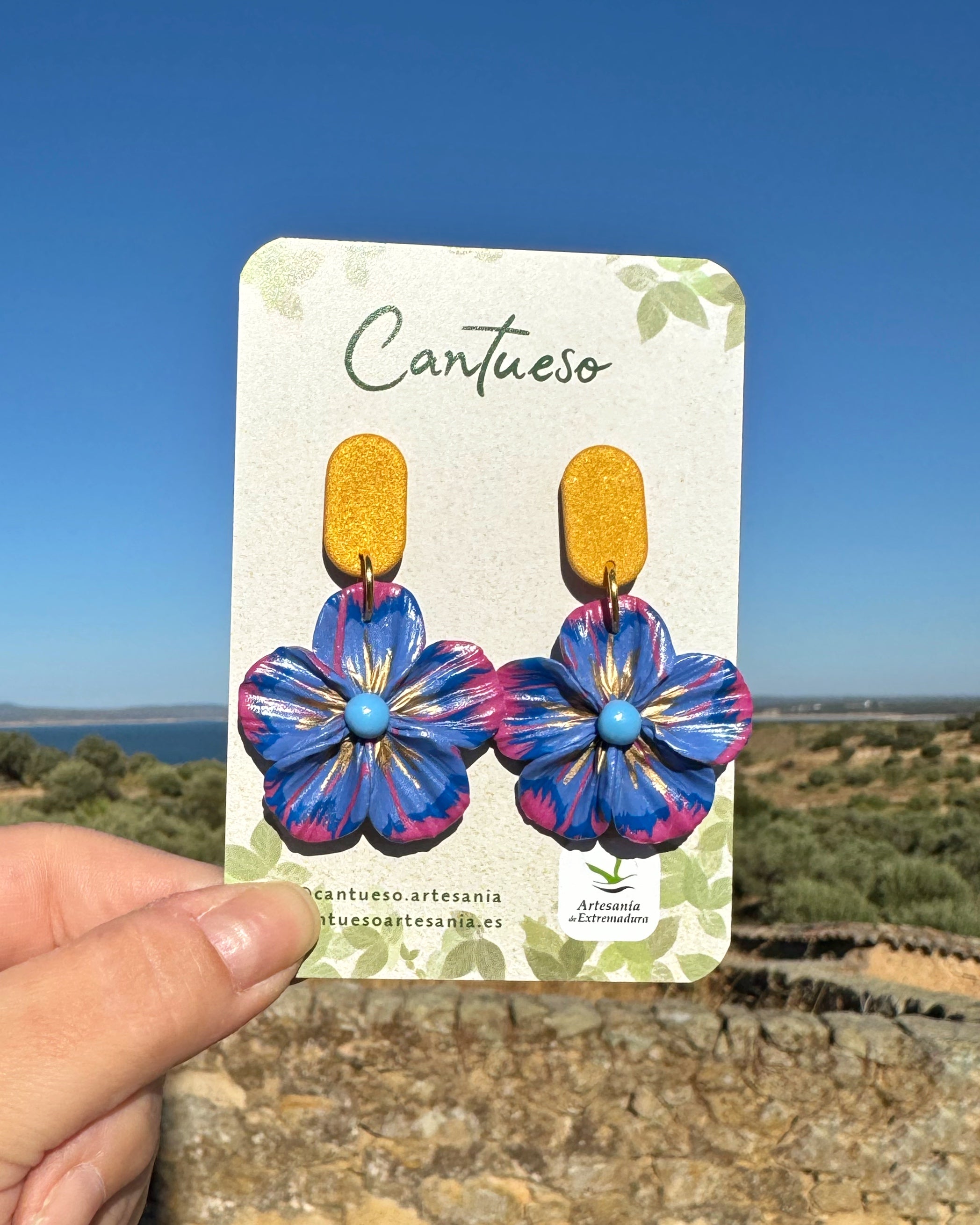 Pendientes Granadilla artesanales tonos azules y buganbilla 