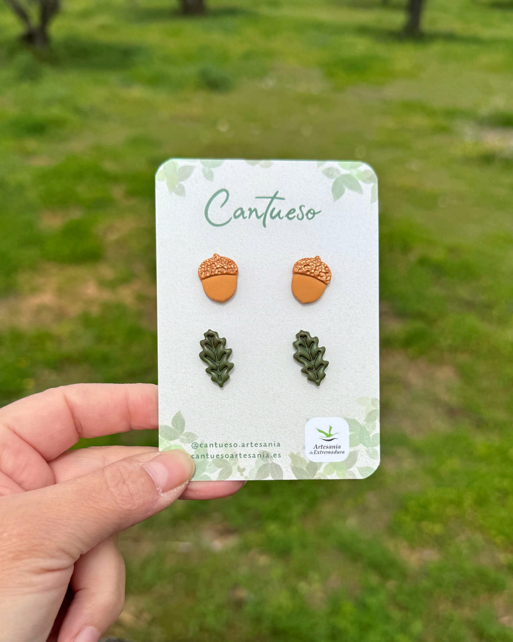 Pack de Pendientes Minis de Bellota y Hoja hechos a mano en Exremadura.
