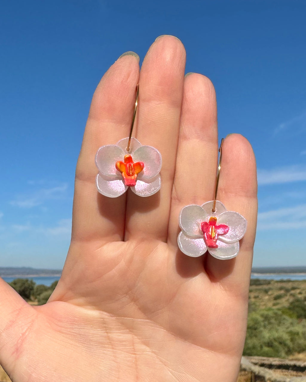 Pendientes Orquídea aro tornasol hechos a mano en arcilla polimérica